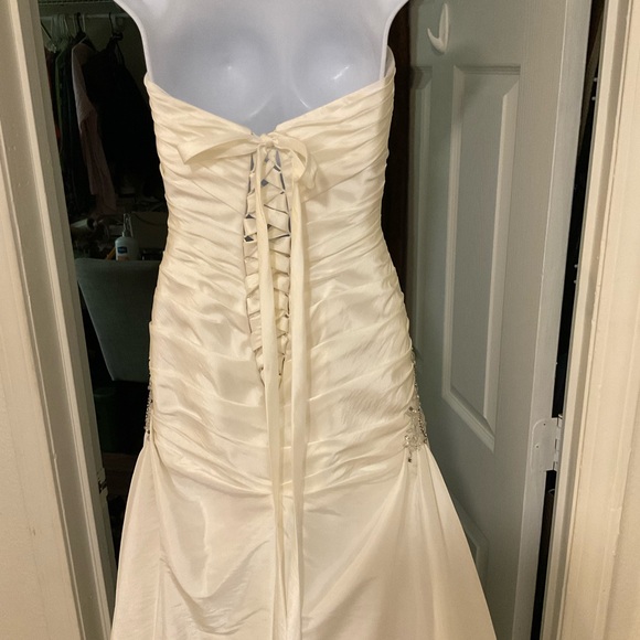 Moonlight Bridal White Wedding Dress - Picture 7 of 16